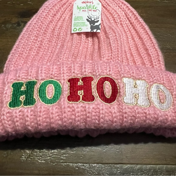 Claire’s light pink knit beanie hat with Christmas embroidery “HO HO HO” - Picture 3 of 8